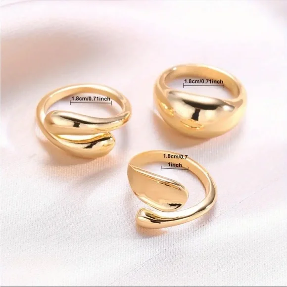Gold Plated Three Piece Ring Set Size 7 NWT